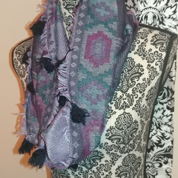 Tribal infinity scarf - Picture 2 of 8
